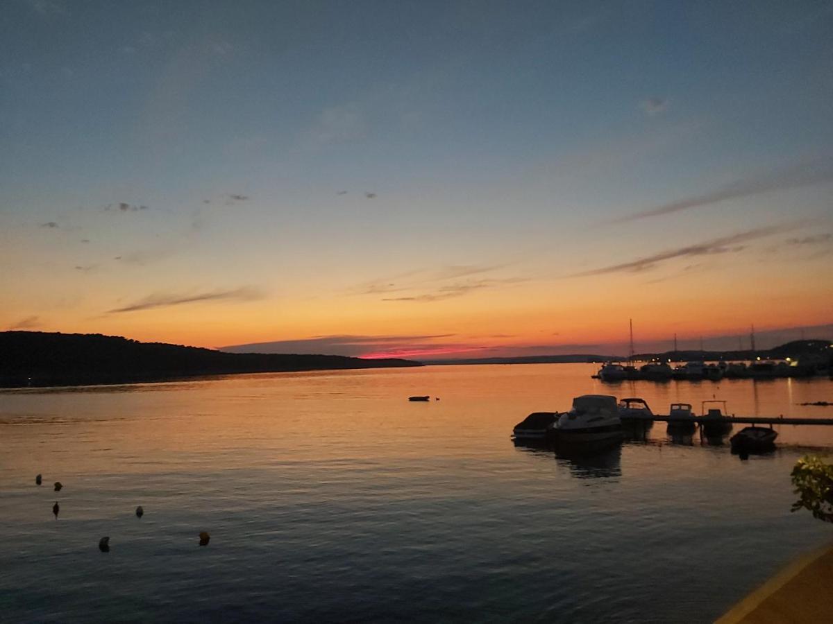 Meduza B&B Barbat na Rabu Kültér fotó